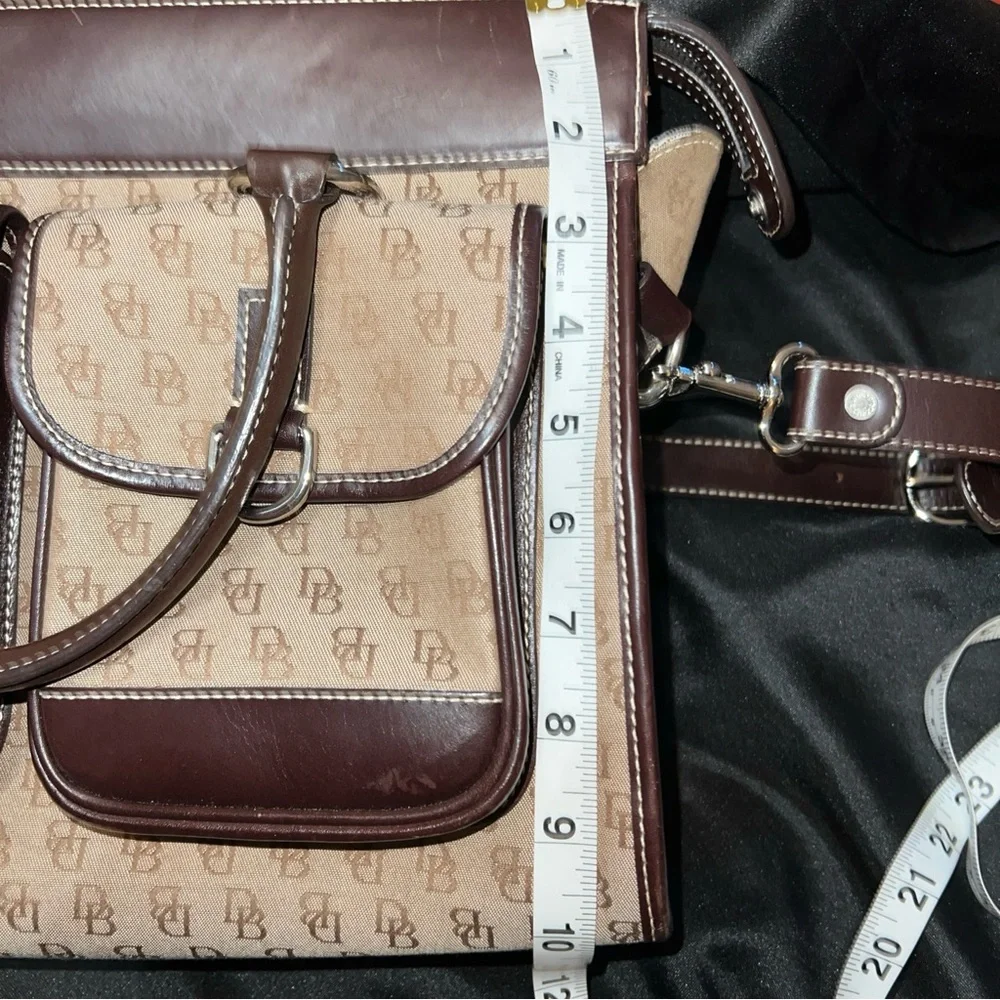 Dooney and Bourke brown leather trim crossbody signature bag - Picture 9 of 10